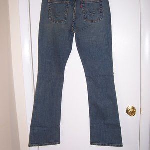 Levis Misses size 6 boot cut jeans